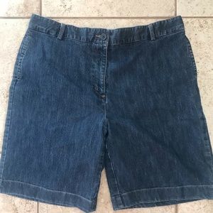 *Covington Signature Fit Jean Shorts